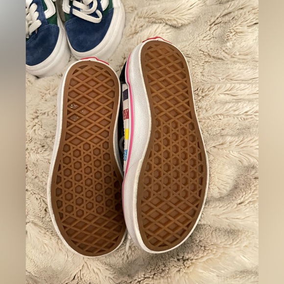 Vans - Picture 10 of 10